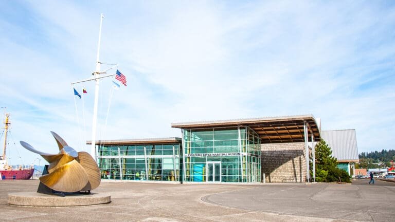 columbia river maritime museum 768x432